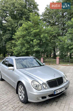 Седан Mercedes-Benz E-Class 2002 в 