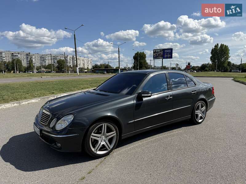 Седан Mercedes-Benz E-Class 2004 в 