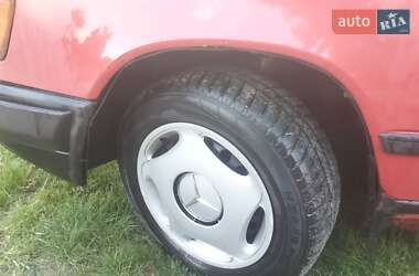 Универсал Mercedes-Benz E-Class 1985 в 