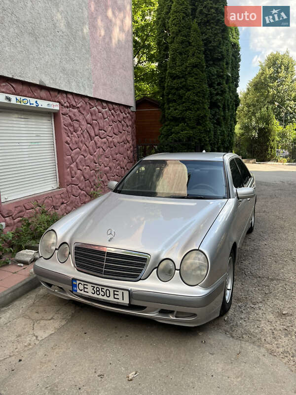 Седан Mercedes-Benz E-Class 2000 в 