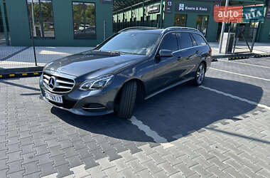 Универсал Mercedes-Benz E-Class 2013 в Ирпене