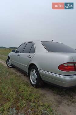 Седан Mercedes-Benz E-Class 1999 в 