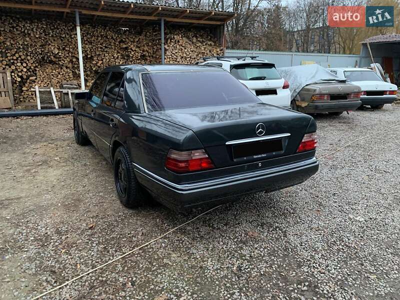 Седан Mercedes-Benz E-Class 1994 в Сумах