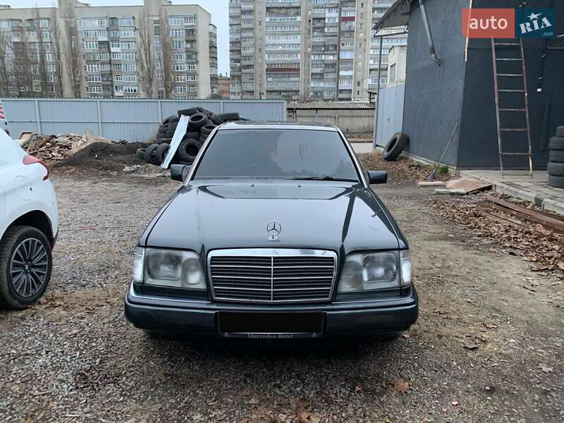 Седан Mercedes-Benz E-Class 1994 в Сумах