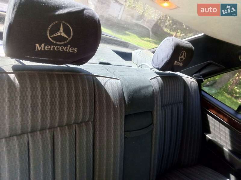 Седан Mercedes-Benz E-Class 1992 в Косове