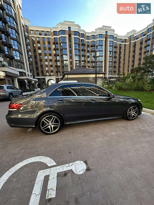 Седан Mercedes-Benz E-Class 2014 в Киеве