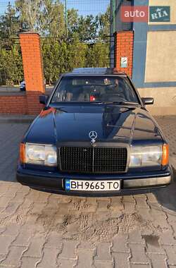 Седан Mercedes-Benz E-Class 1988 в 