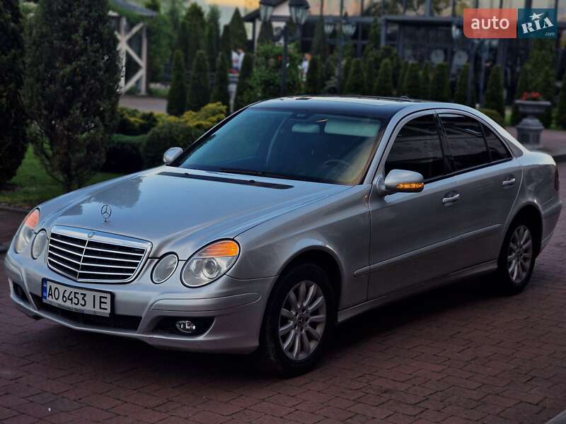 Седан Mercedes-Benz E-Class 2008 в 