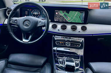 Седан Mercedes-Benz E-Class 2016 в 