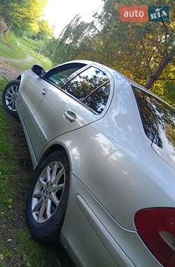 Седан Mercedes-Benz E-Class 2002 в 
