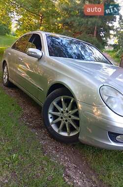 Седан Mercedes-Benz E-Class 2002 в 