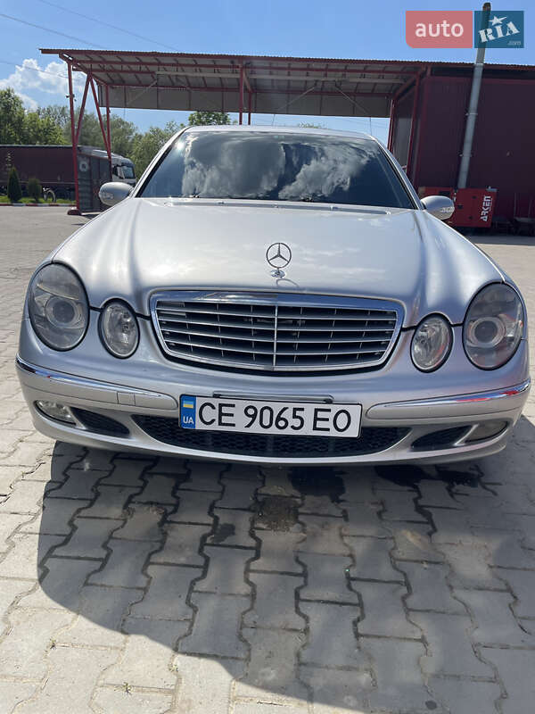 Седан Mercedes-Benz E-Class 2003 в Черновцах
