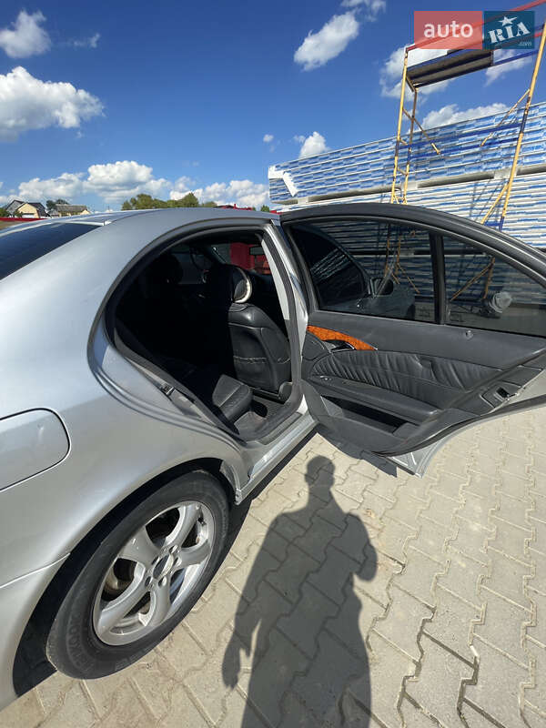 Седан Mercedes-Benz E-Class 2003 в Черновцах
