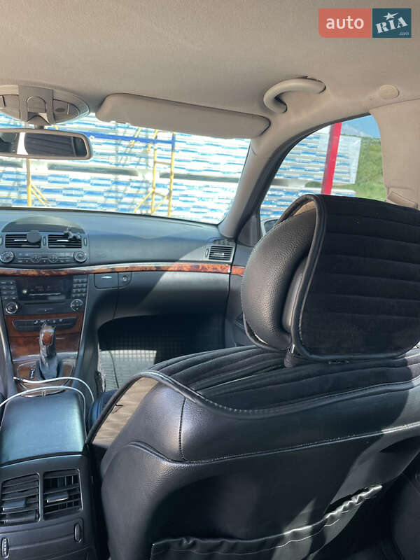Седан Mercedes-Benz E-Class 2003 в Черновцах