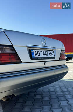Седан Mercedes-Benz E-Class 1993 в 