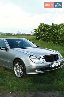 Седан Mercedes-Benz E-Class 2004 в 