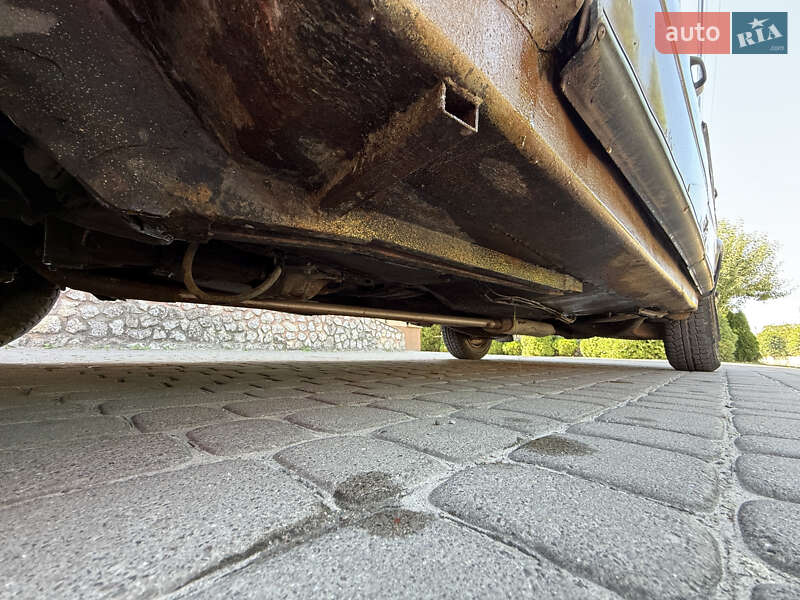 Седан Mercedes-Benz E-Class 1983 в Кременці