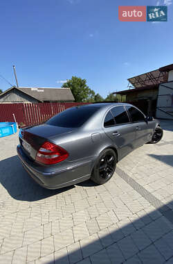 Седан Mercedes-Benz E-Class 2004 в 
