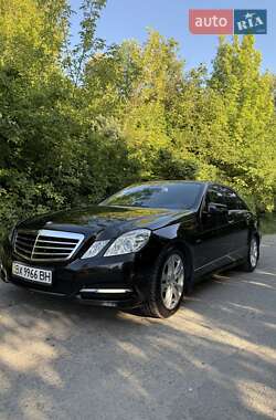 Седан Mercedes-Benz E-Class 2010 в Хмельницком