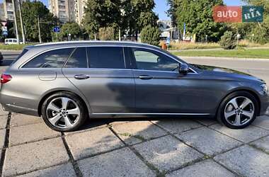 Универсал Mercedes-Benz E-Class 2016 в 