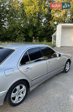 Седан Mercedes-Benz E-Class 2000 в 