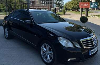 Седан Mercedes-Benz E-Class 2010 в Черновцах