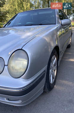 Седан Mercedes-Benz E-Class 2001 в 