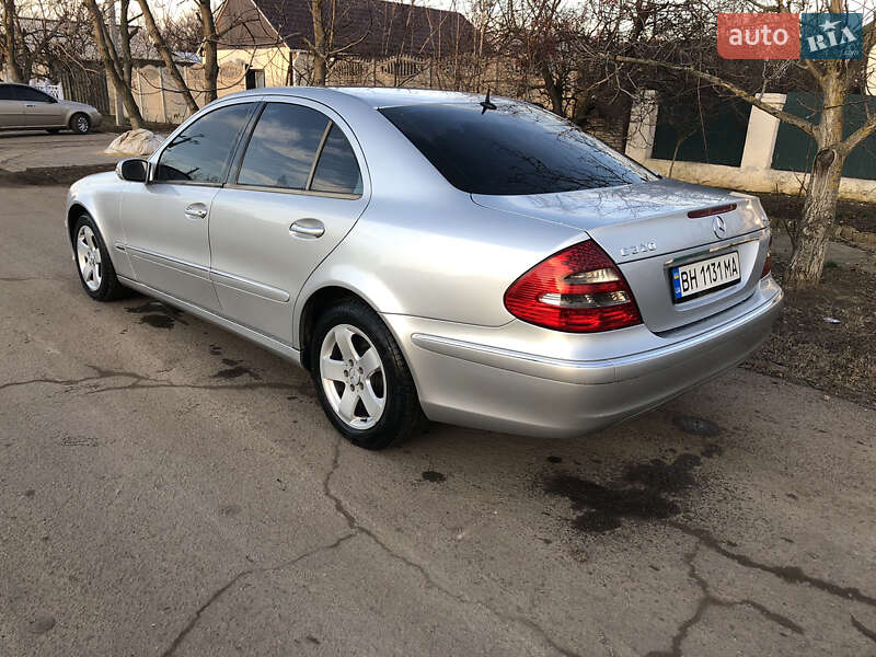Седан Mercedes-Benz E-Class 2003 в Снигиревке
