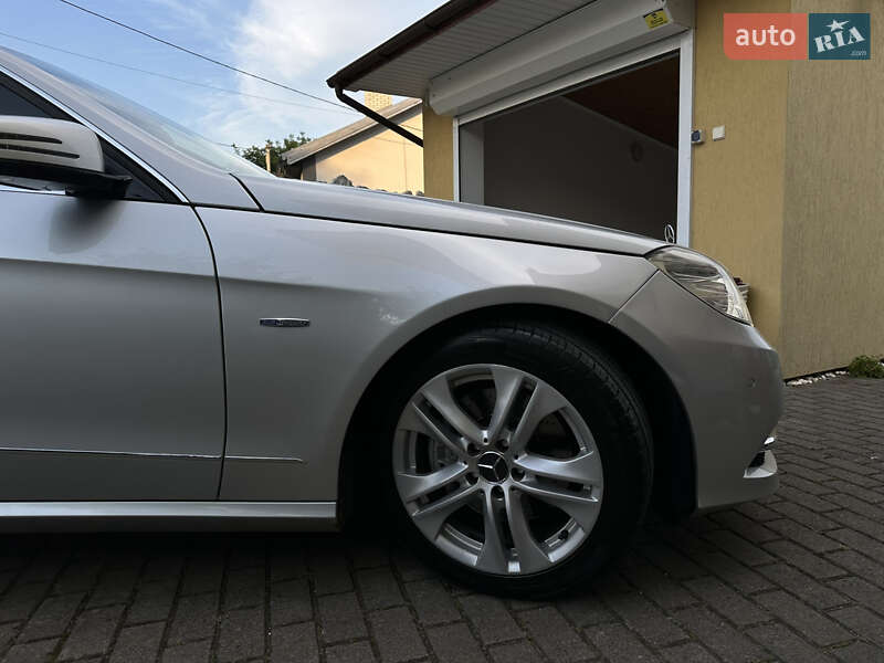 Универсал Mercedes-Benz E-Class 2011 в Надворной