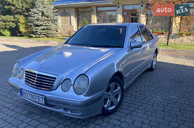 Седан Mercedes-Benz E-Class 2001 в Долині
