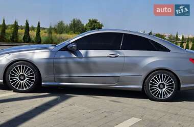 Купе Mercedes-Benz E-Class 2009 в 