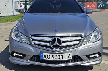 Купе Mercedes-Benz E-Class 2009 в 