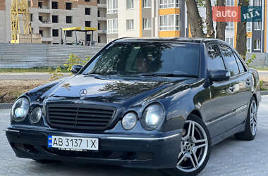 Седан Mercedes-Benz E-Class 2000 в 