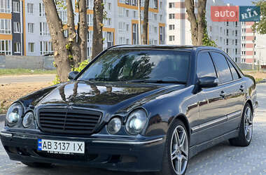 Седан Mercedes-Benz E-Class 2000 в 