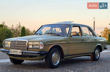 Седан Mercedes-Benz E-Class 1983 в Днепре