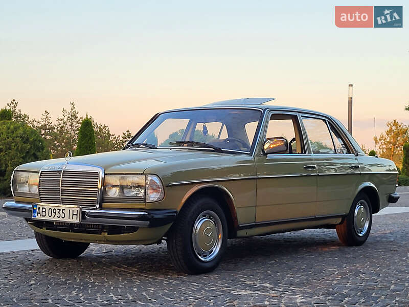 Седан Mercedes-Benz E-Class 1983 в Днепре