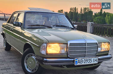 Седан Mercedes-Benz E-Class 1983 в Днепре