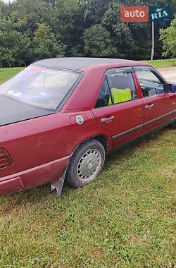 Седан Mercedes-Benz E-Class 1986 в 