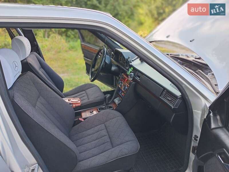 Седан Mercedes-Benz E-Class 1993 в Золочеві фото 6 Седан Mercedes-Benz E-Class 1993 в Золочеві