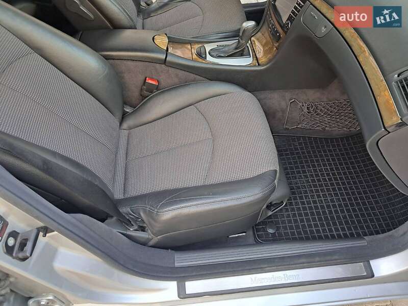 Седан Mercedes-Benz E-Class 2005 в Ивано-Франковске