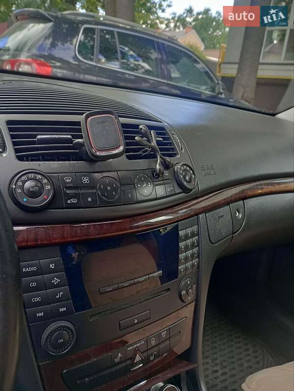 Седан Mercedes-Benz E-Class 2004 в Ірпені