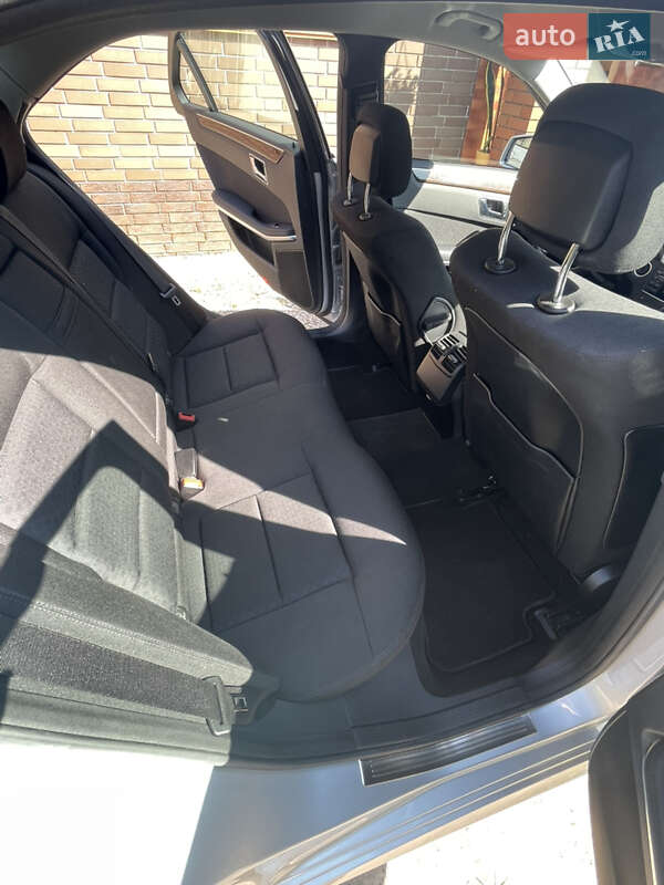 Седан Mercedes-Benz E-Class 2010 в Сумах