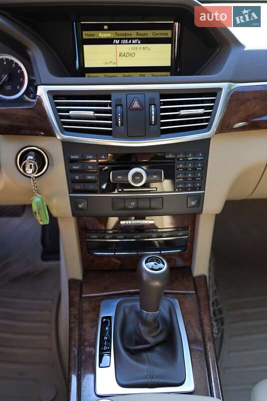 Седан Mercedes-Benz E-Class 2011 в Киеве