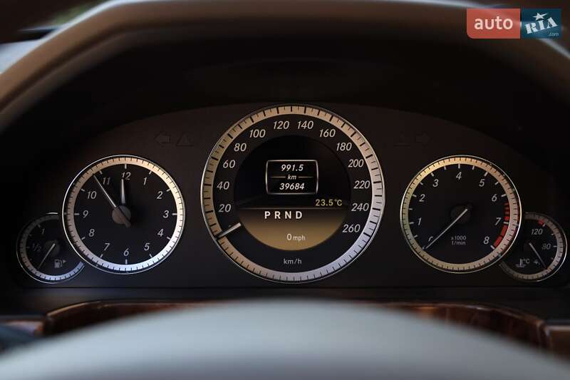 Седан Mercedes-Benz E-Class 2011 в Киеве