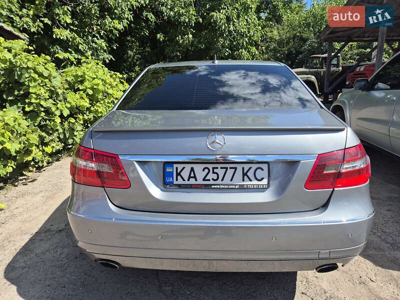 Седан Mercedes-Benz E-Class 2010 в Лубнах