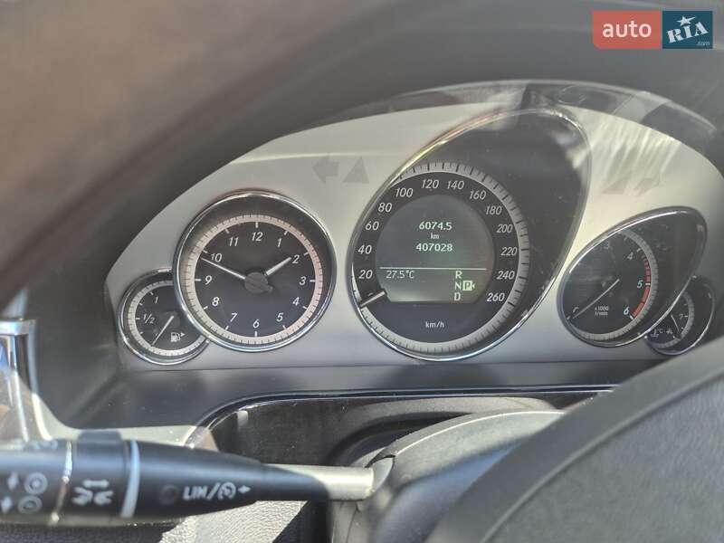 Седан Mercedes-Benz E-Class 2010 в Лубнах
