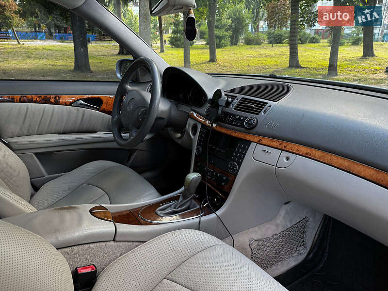 Седан Mercedes-Benz E-Class 2004 в Киеве