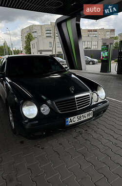 Седан Mercedes-Benz E-Class 2001 в Луцке