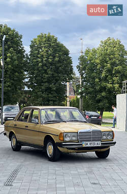 Седан Mercedes-Benz E-Class 1979 в Луцке