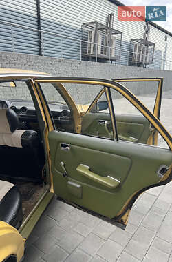 Седан Mercedes-Benz E-Class 1979 в 